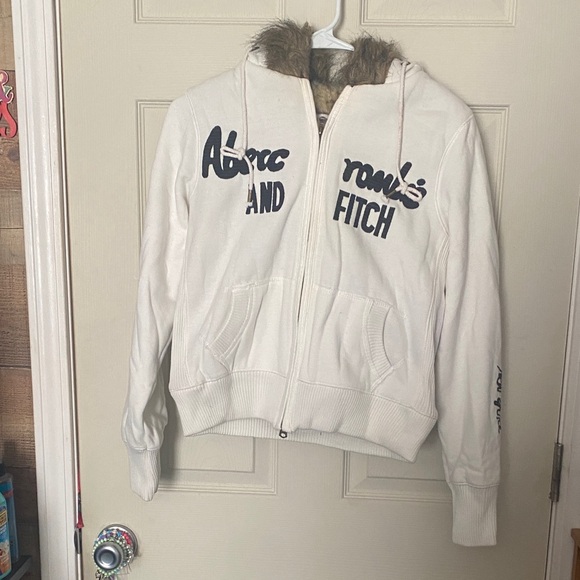 Abercrombie & Fitch Other - Abercrombie & Fitch Cream Hooded Puffer Jacket with Faux-Fur Trim